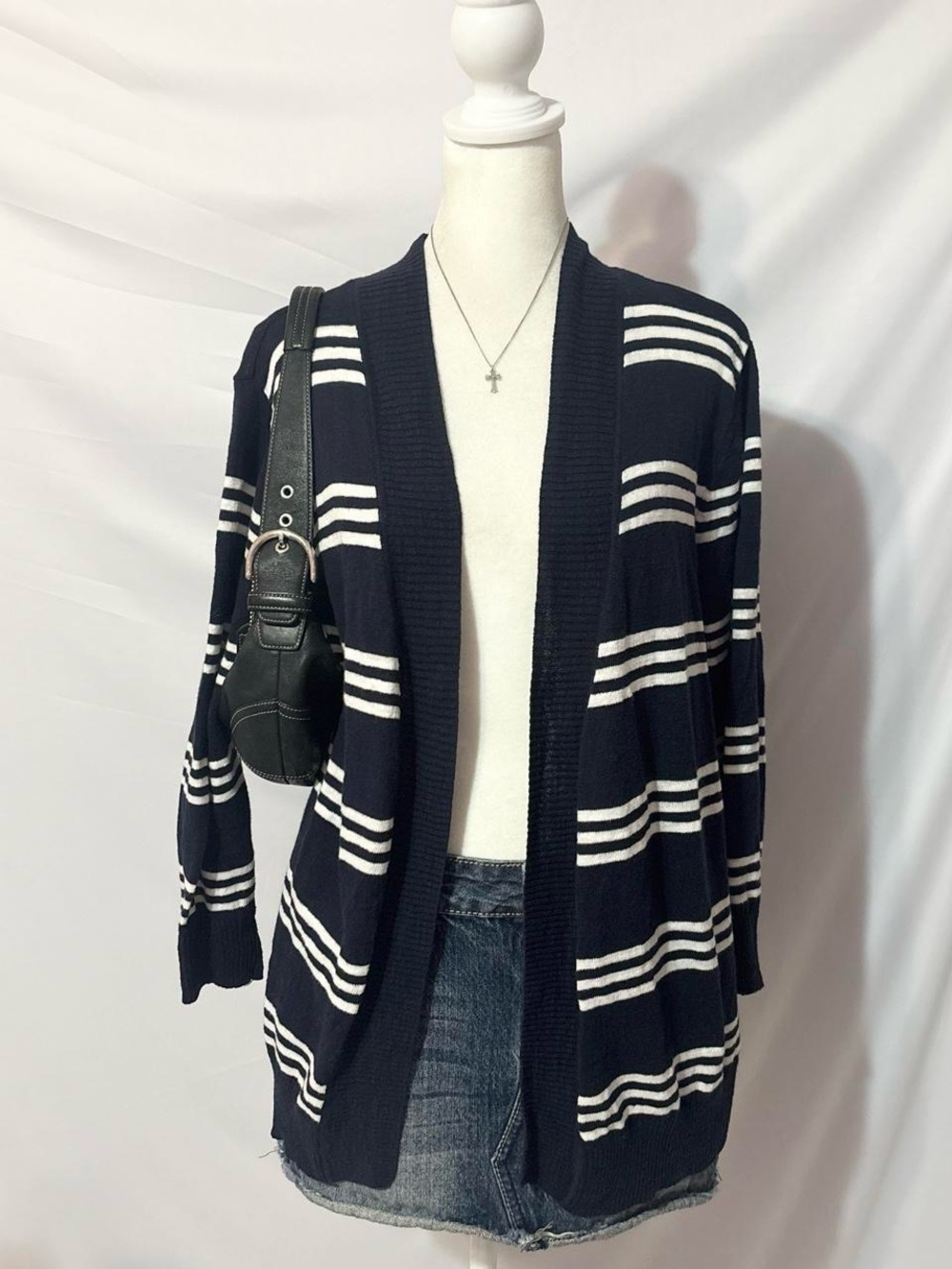 VTG Y2k Blue and White Stripped St John’s Bay Long Sleeve Cardigan